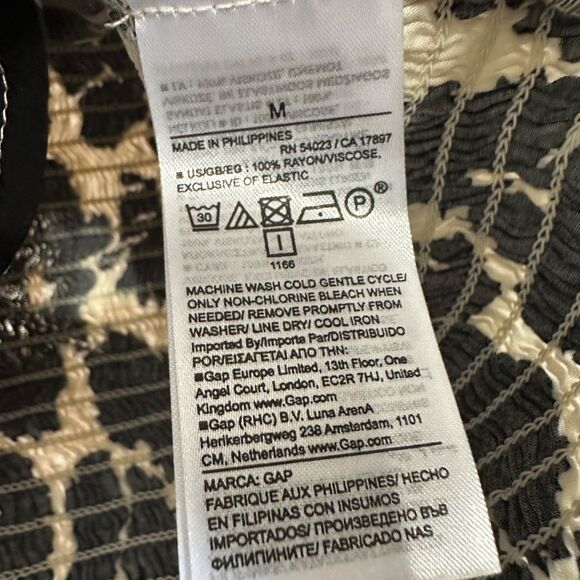 GAP Women's Square Neck Smocked Black Floral Print Top Size M NWT - Picture 5 of 7